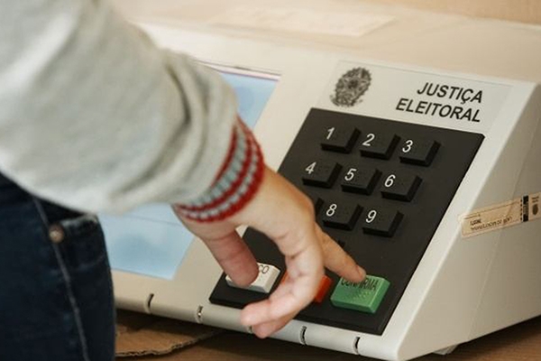 Ministro da Defesa diz que 25 mil militares vão atuar nas eleições