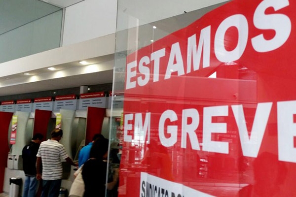 Bancos prop�em reajuste de 8% nos sal�rios e 15% no vale alimenta��o