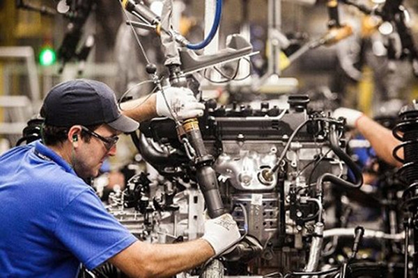 Emprego industrial cai em agosto e atinge menor n�vel em quase 12 anos