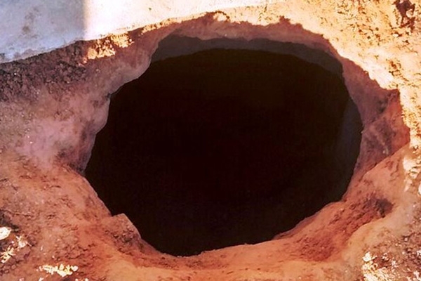 Presos cavam t�nel, pulam muro e oito fogem de cadeia p�blica em MT