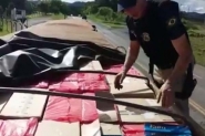 Cerca de 1 milh�o de ma�os de cigarros s�o apreendidos em Joa�aba