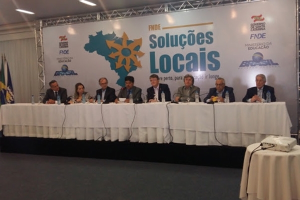 Ministro da Educa��o libera recursos para Santa Catarina e munic�pios