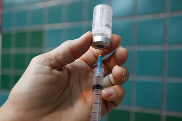 Minist�rio da Sa�de anuncia vacina��o contra HPV para meninos