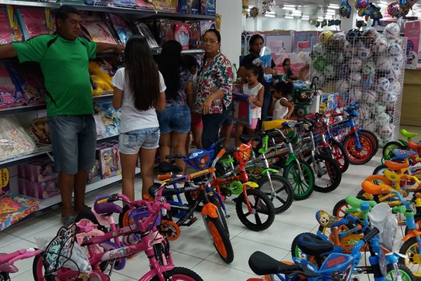 Consumidor de SC deve gastar em m�dia R$ 177 com Dia das Crian�as