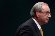 Eduardo Cunha � agredido por mulher em aeroporto do Rio