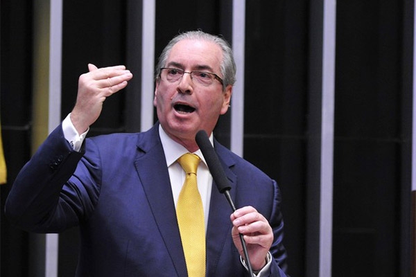 Moro intima Cunha e d� 10 dias para apresenta��o de defesa pr�via