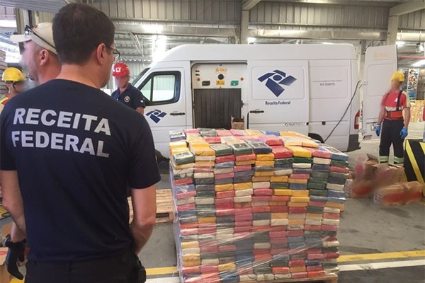 Mais de uma tonelada de coca�na � apreendida no Porto de Navegantes