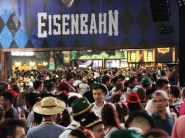 Oktoberfest de Blumenau bate recorde de p�blico no s�bado (15)