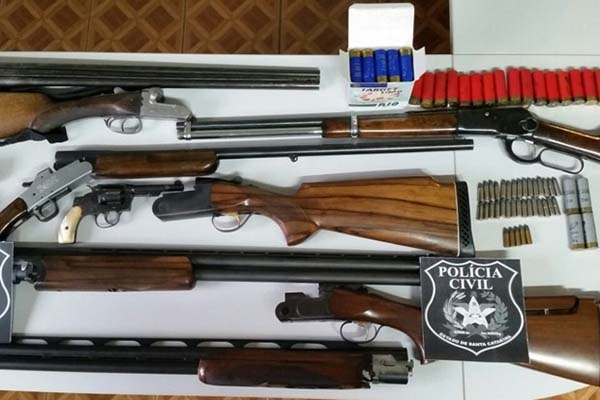 Prefeito e secret�rio de Ca�ador s�o presos