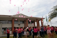 Comarca de Gaspar solta balões biodegradáveis em forma de apoio ao Outubro Rosa