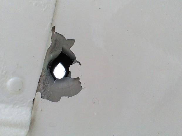 Tiro atinge avi�o durante voo entre Florian�polis e Porto Belo