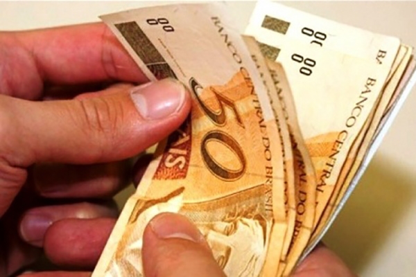 D�vida p�blica sobe 3,1% em setembro e atinge patamar in�dito de R$ 3 tri