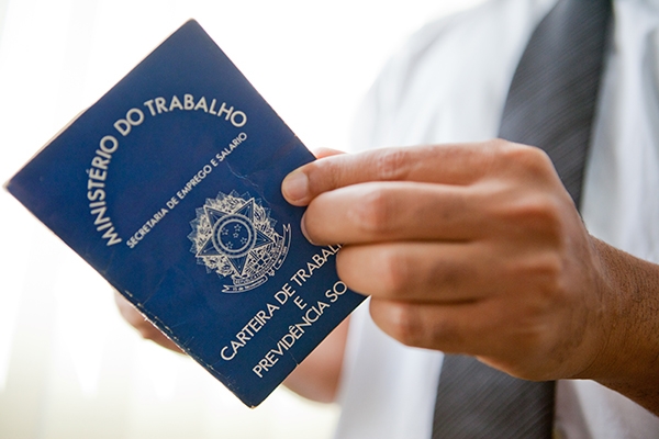 Pa�s fecha 39,2 mil postos formais de trabalho em setembro, diz governo