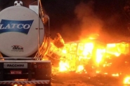 Grave acidente entre �nibus e caminh�o deixa 20 mortos no Paran�