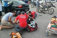 Homem fica ferido em acidente entre carro e moto em Ilhota