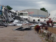 Quase 1,5 mil alunos de Tubar�o, SC, est�o sem aulas desde vendaval