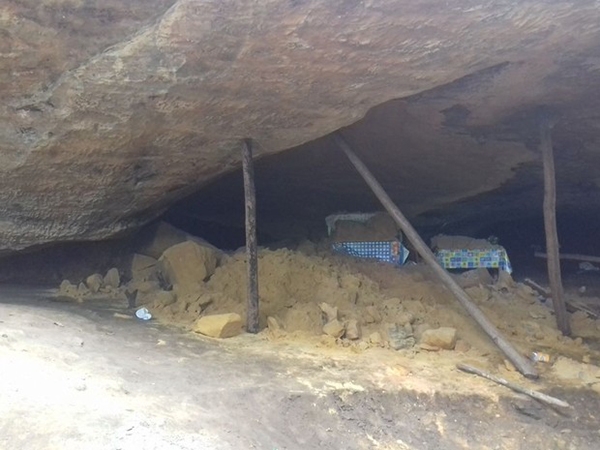 Mortes em desabamento de gruta j� chegam a 10, dizem bombeiros