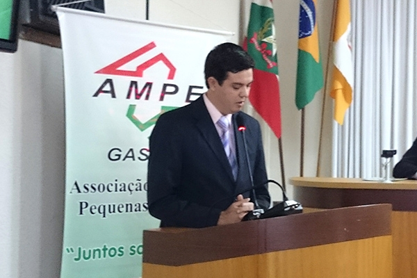 Micro e pequenos empresários se reúnem em Gaspar no Enconampe