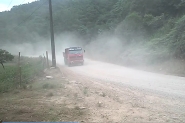 Prefeitura de Ilhota n�o vai molhar estradas de barro at� o fim do ano