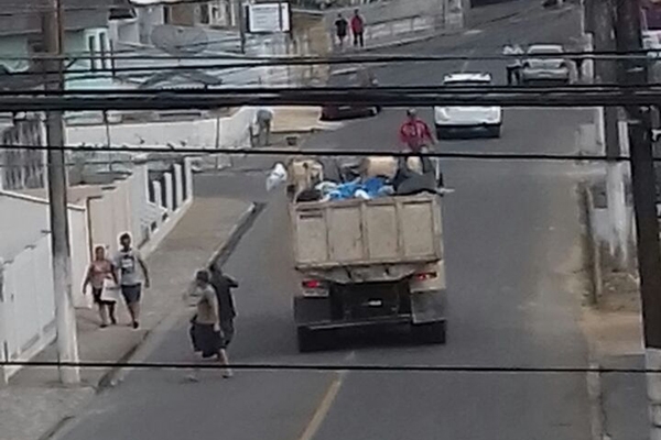 Ilhota vai contratar caminhão compactador para coleta de lixo