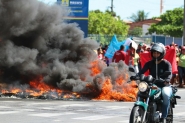 Manifestantes fazem protestos contra a PEC dos gastos pelo pas