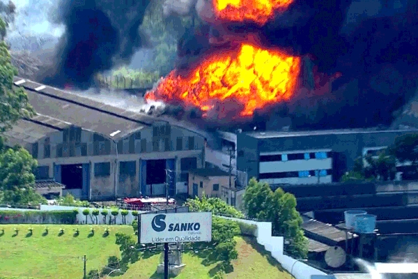 Exploso em fbrica deixa feridos em Diadema