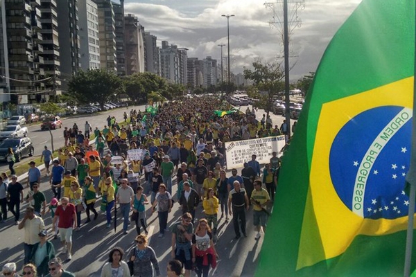 Santa Catarina registra protestos a favor da Lava Jato neste domingo (4)