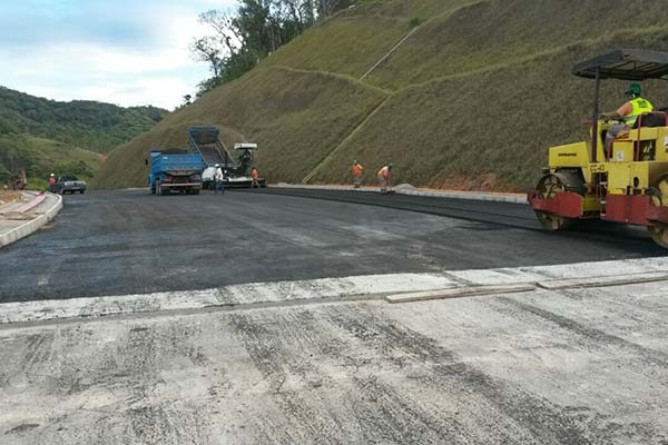 Obra da Ponte do Vale segue para etapa de pavimentação de acesso