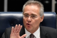 Renan comanda primeira sesso aps deciso do STF que o manteve no cargo
