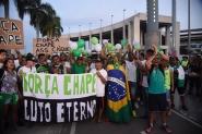 Homenagens lotam palco da final, Maracan e Arena do Grmio