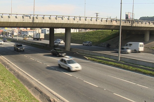 Durante a temporada de ver�o, obras na BR-101 est�o suspensas em SC