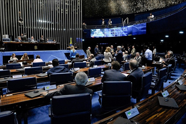 Senado aprova pacote para coibir 'supersalrios' no servio pblico