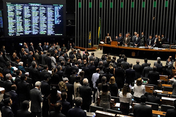Cmara inclui estudos de filosofia e sociologia no ensino mdio