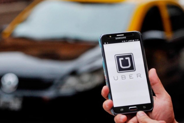 Vereadores aprovam projeto de lei que pro�be Uber em Joinville