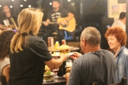 5000 Burguer inaugura no bairro Po�o Grande, em Gaspar