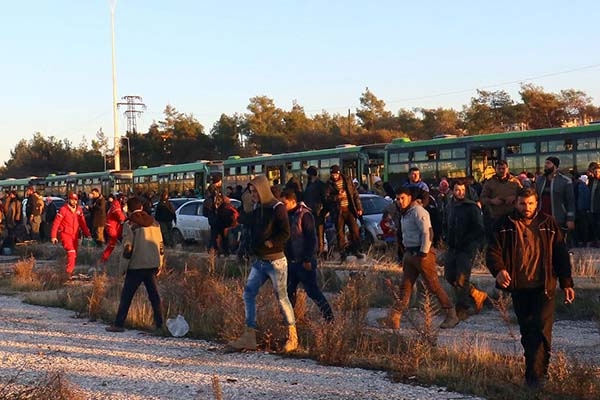 Retirada de civis e rebeldes  suspensa em Aleppo 