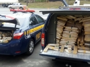 Mais de 600 kg de maconha s�o apreendidos em caminh�o em Palho�a