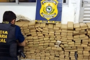 Homem � preso com 259 quilos de maconha em carro roubado e clonado