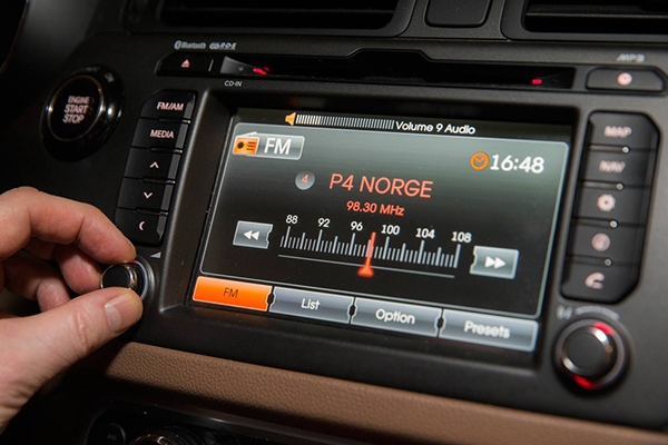 O fim de uma era: Noruega  1 pas do mundo a parar com transmisses de rdio em FM
