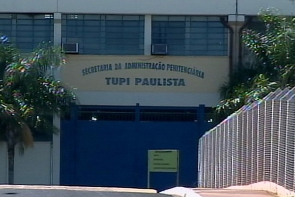 Dois presos so mortos na penitenciria de Tupi Paulista