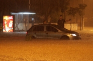 Temporal atinge Grande SP e mulher morre em Guarulhos aps ter carro arrastado pela enxurrada