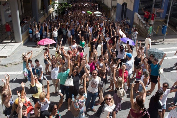 Servidores de Florian�polis decidem entrar em greve a partir desta ter�a