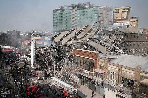 Edifcio de 15 andares desaba em Teer e mata bombeiros que combatiam incndio
