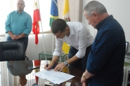 Wan-Dall assina ordem de serviço para melhorias na ETA II