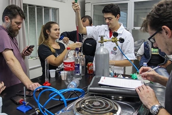 Cursos re�nem cervejeiros  do exterior em Blumenau
