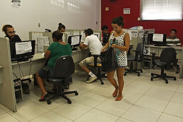 Sine oferece mais de 1,1 mil vagas de emprego em 21 munic�pios de SC