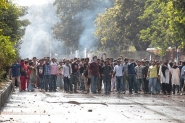 Manifestantes protestam contra usina trmica perto de reserva em Bangladesh
