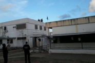 Agentes entram em Alcauz para tentar retomar controle do presdio