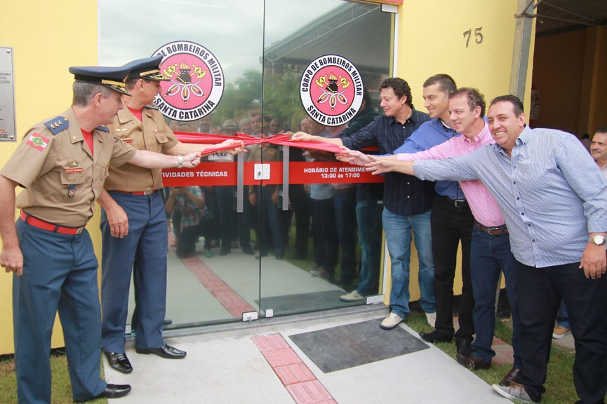 Corpo de Bombeiros inaugura sede pr�pria em Gaspar