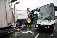 Acidente envolvendo vrios carros deixa dezenas de feridos em Paris